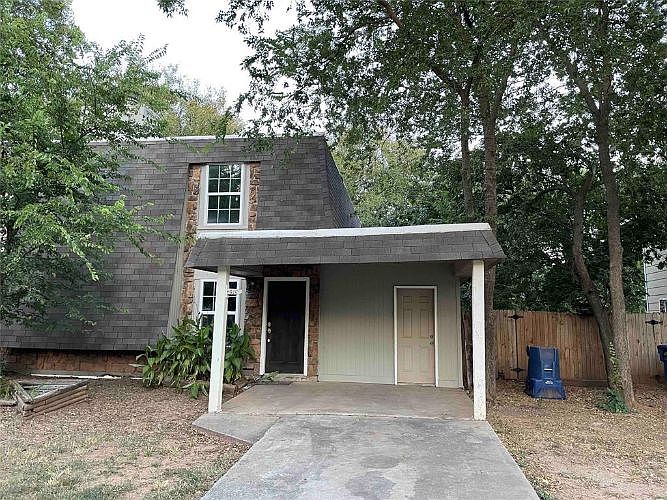 1st image of 915 Acacia Cir #915