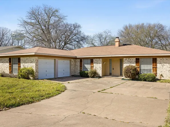 9704 Leland Ln, Benbrook, TX 76126