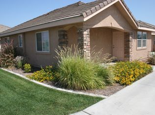 2208 N Vickie Ct, Visalia, CA 93291
