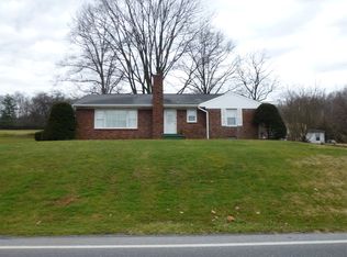 385 Creek Rd, Denver, PA 17517