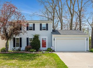 21777 Flanders St, Farmington Hills, MI