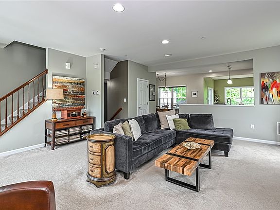 5th image of 691 Freedom Dr