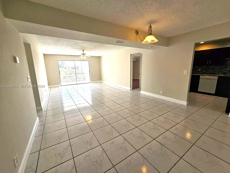 642 NW 13th St #310 — Photo 5