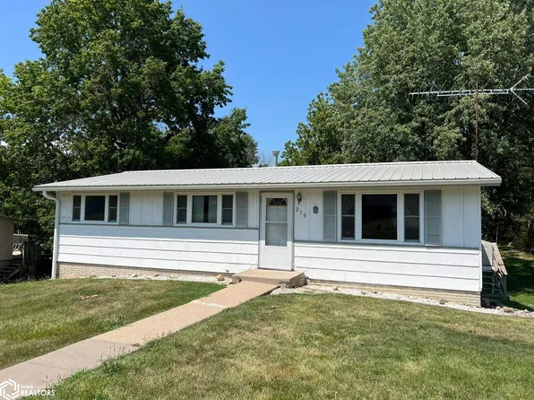 219 W Ayers St, Osceola, IA 50213