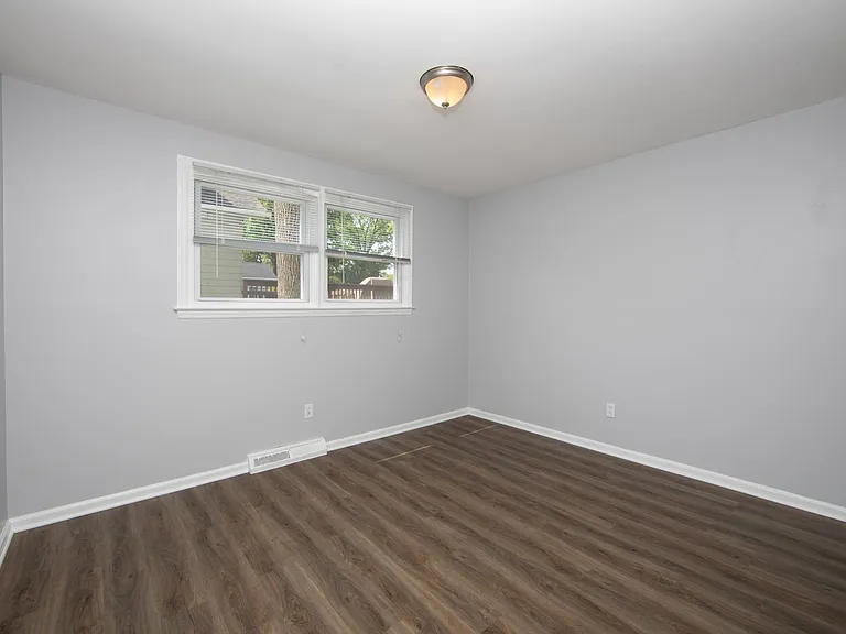 299 Locust Ave #1 — Photo 12