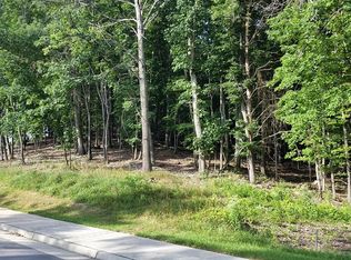 4905 S Peak Estates Dr, Roanoke, VA 24018