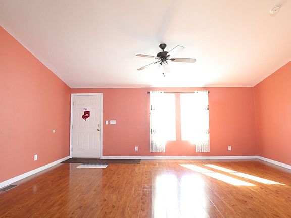 4th image of 372 Los Encinos Ct #372