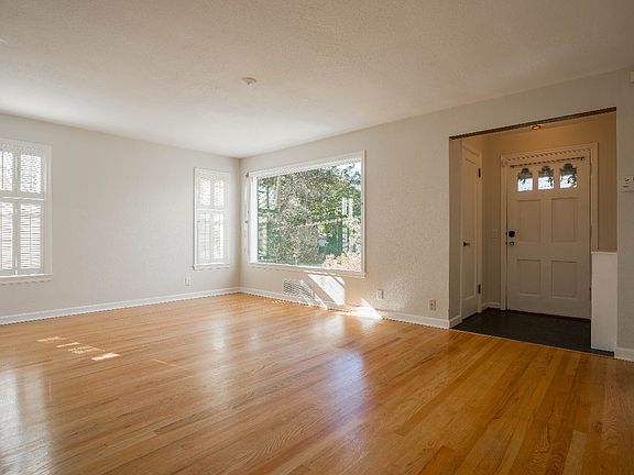 5th image of 1520 N Lafayette Ave