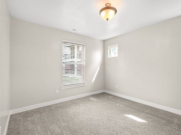 3rd image of 1936 N 3410 W #M201