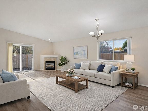 4th image of 1224 183rd Street Ct E