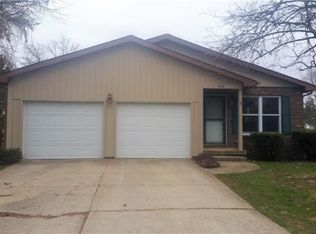 412 Cedar Ln, Bowling Green, OH 43402