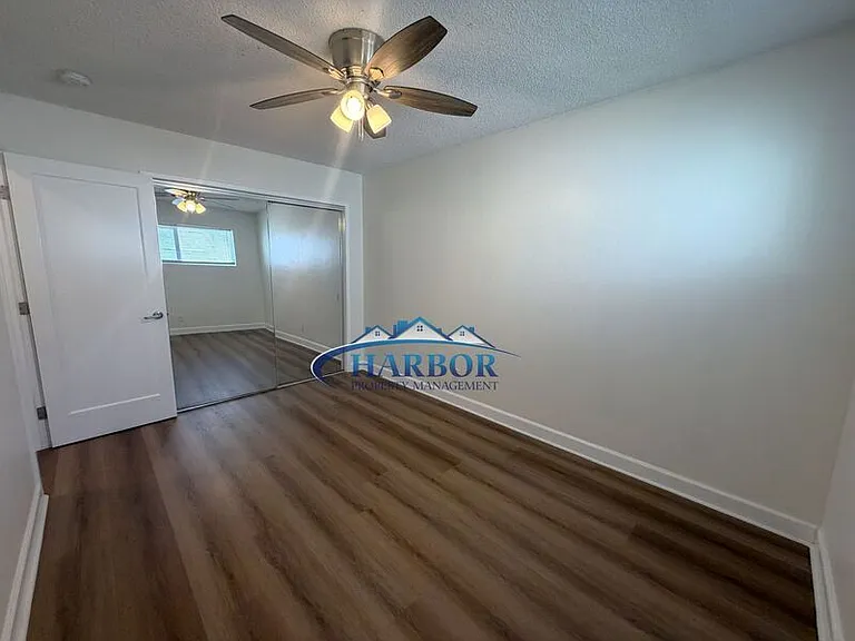 539 E 223rd St #543 — Photo 5
