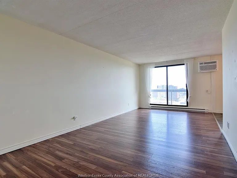 150 Park St W #1812 — Photo 8
