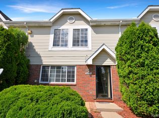 29772 Beverly Ln, Chesterfield, MI 48047