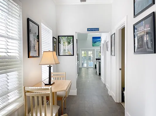 803 Catherine St — Photo 2