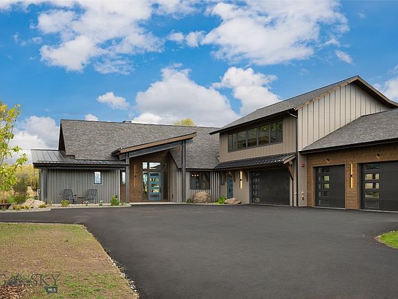 2nd image of 148 Longhorn Spur Rd