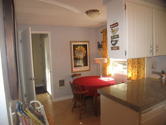 Roomy nook area
