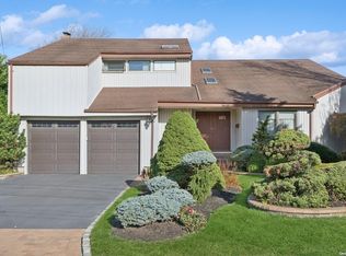 1472 Stevenson Rd, Hewlett, NY 11557