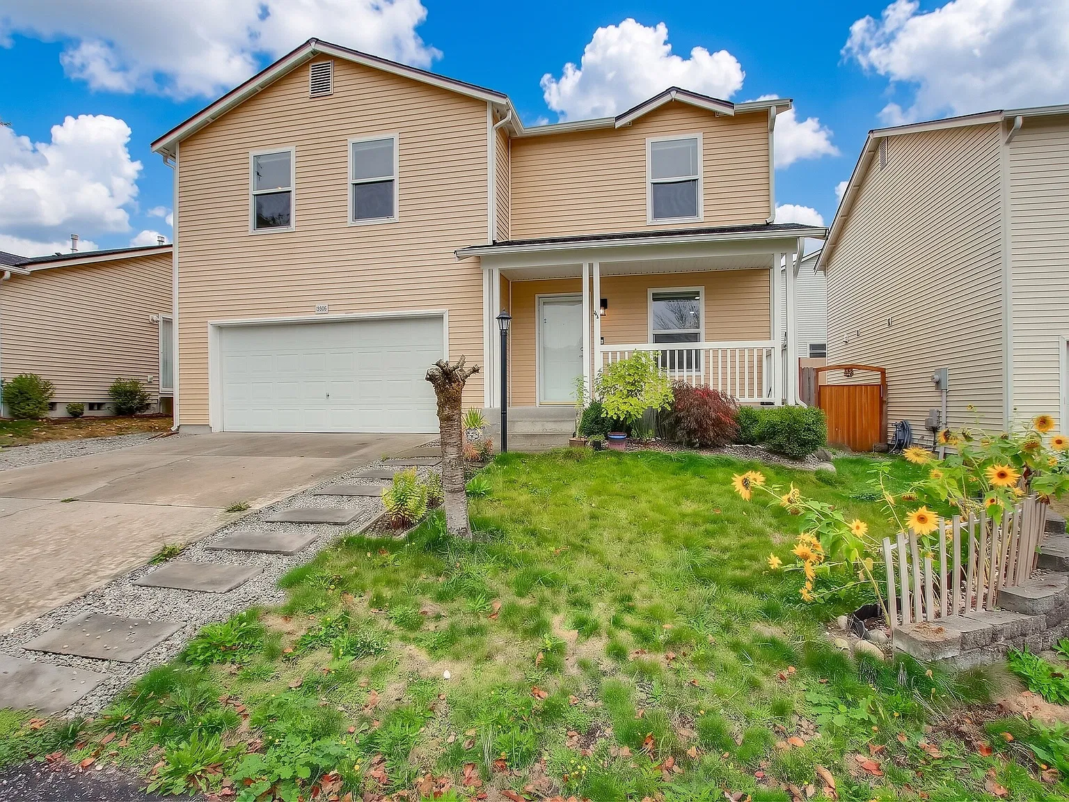 4 bed, 2064 sqft, $3,200 — Photo 2