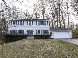 60 Crestview Dr, Pittsford, NY 14534