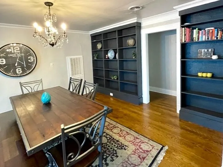1125 W Matthews Ave — Photo 2