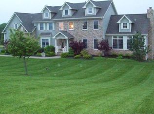 15 Hemingway Dr, Milford, NJ 08848