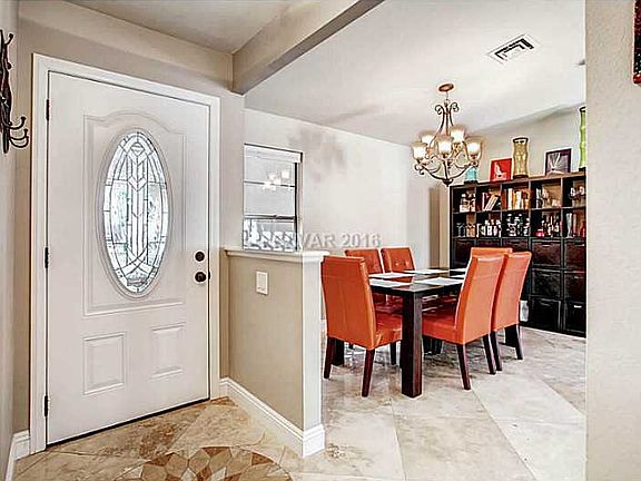 5th image of 2405 La Luna Dr