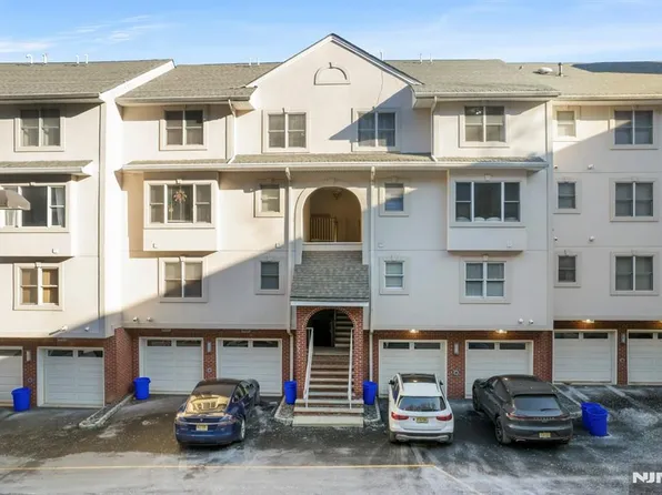 36 Legend Hills Dr, Edgewater, NJ 07020