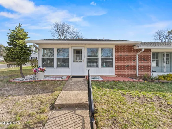 874A Balmoral Court, Lakewood, NJ 08701