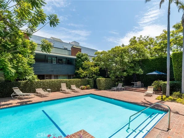 11761 W Sunset Blvd, Los Angeles, CA 90049