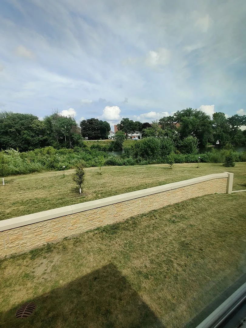 Riverbend Townhomes — Photo 3