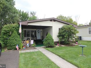539 Springhouse Ct, North Wales, PA 19454