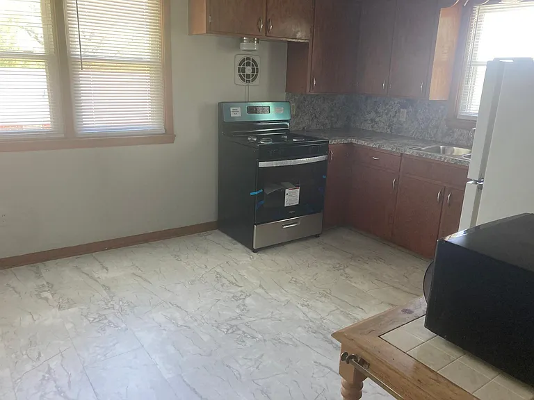 1215 W Miller St #B — Photo 5