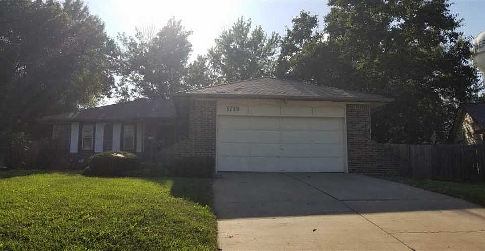 1st image of 1719 N Overlook Dr