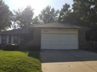 1719 N Overlook Dr, Derby, KS 67037