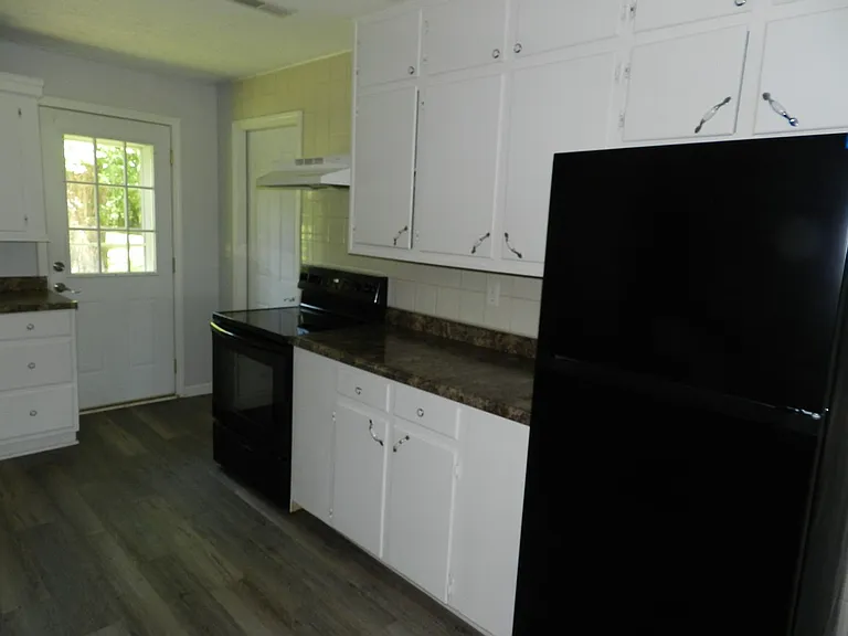 204 Dyer St — Photo 8