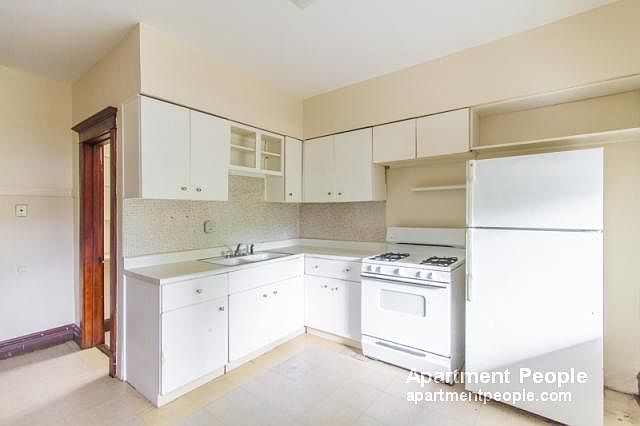 1st image of 1845 W Waveland Ave #2