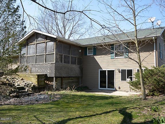 4th image of 32709 Bradeen Ave
