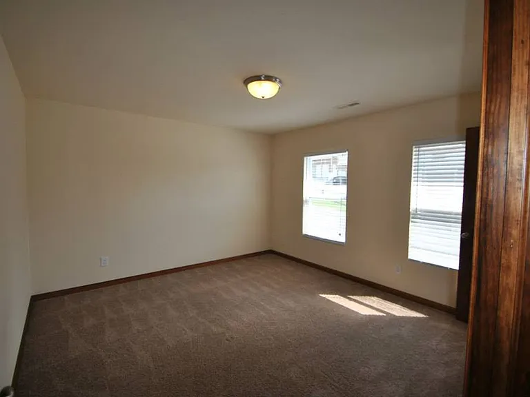 Eagle View Luxury Apartments — Photo 240