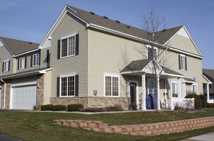 End unit with Large Patio