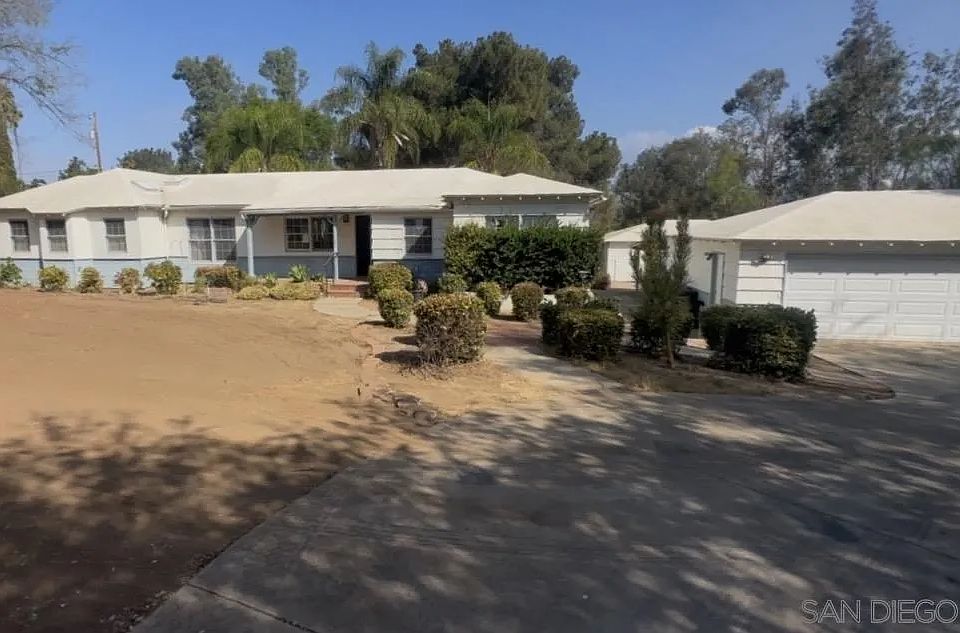 1st image of 2702 Mountain View Dr