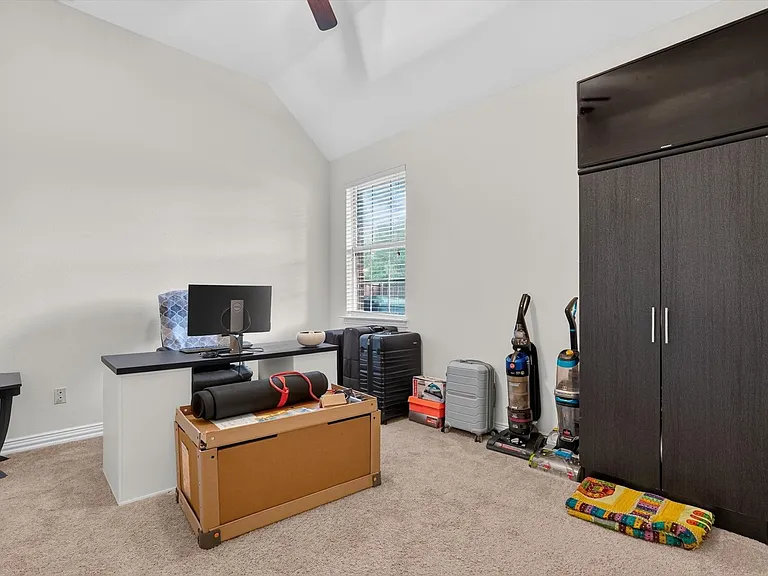 4730 Hampshire Dr — Photo 25
