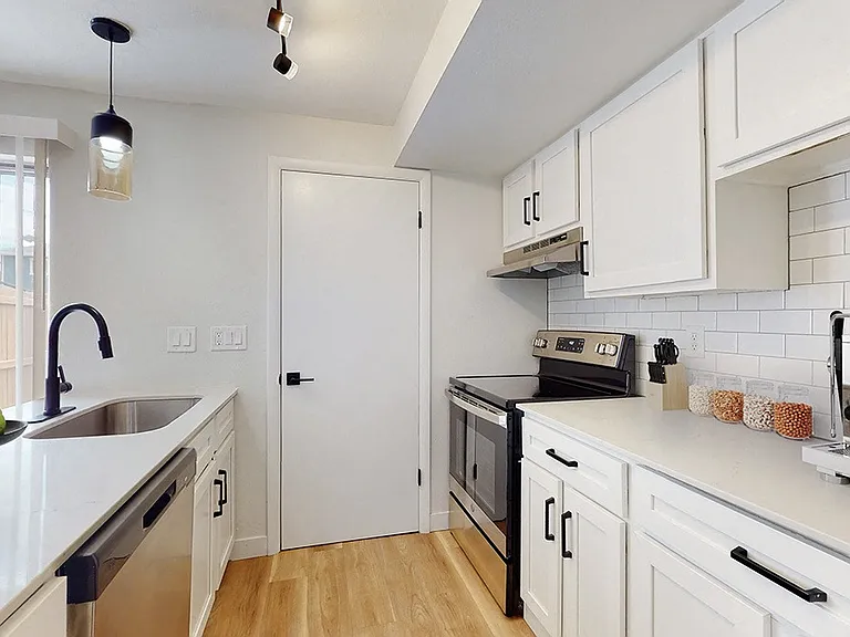 Park Ridge Townhomes — Photo 9