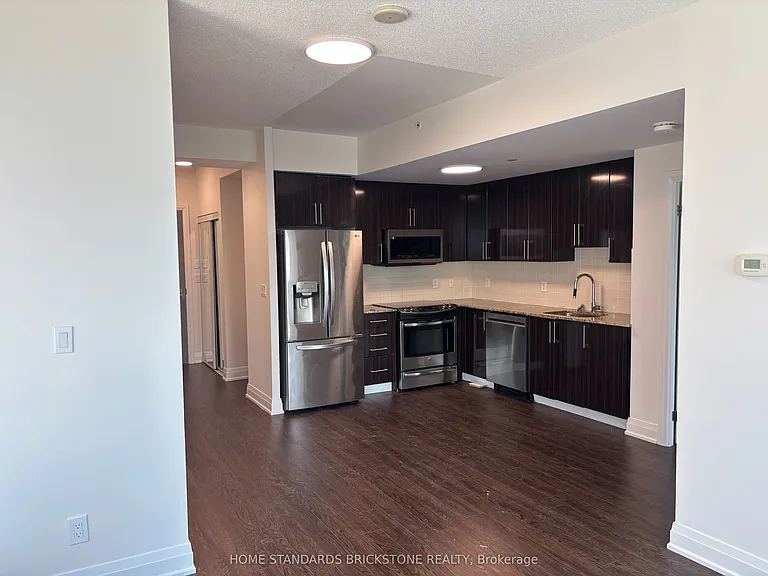 7165 Yonge St #Penthouse 108 — Photo 10