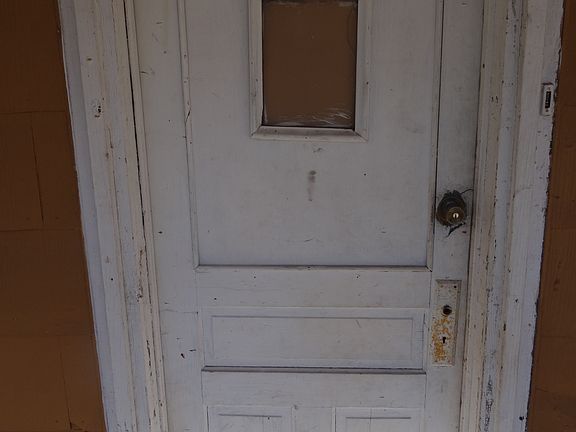 5th image of 229 Reynolds Ave
