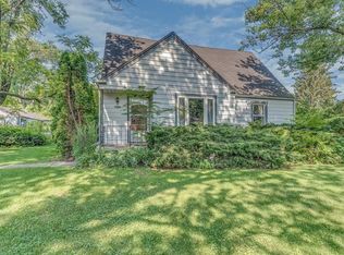 1200 N Stratford Rd, Arlington Heights, IL 60004