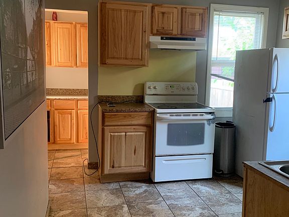 5th image of 1699 Selby Ave