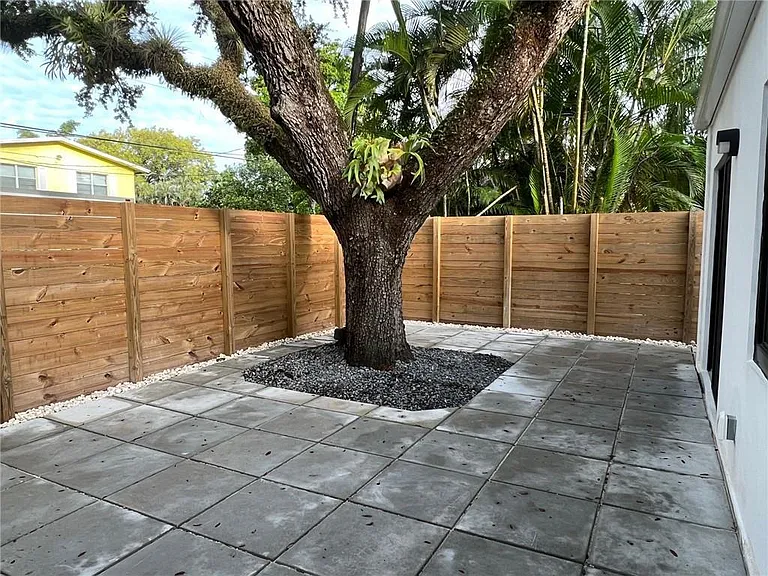 1415 SW 9th St #A — Photo 11