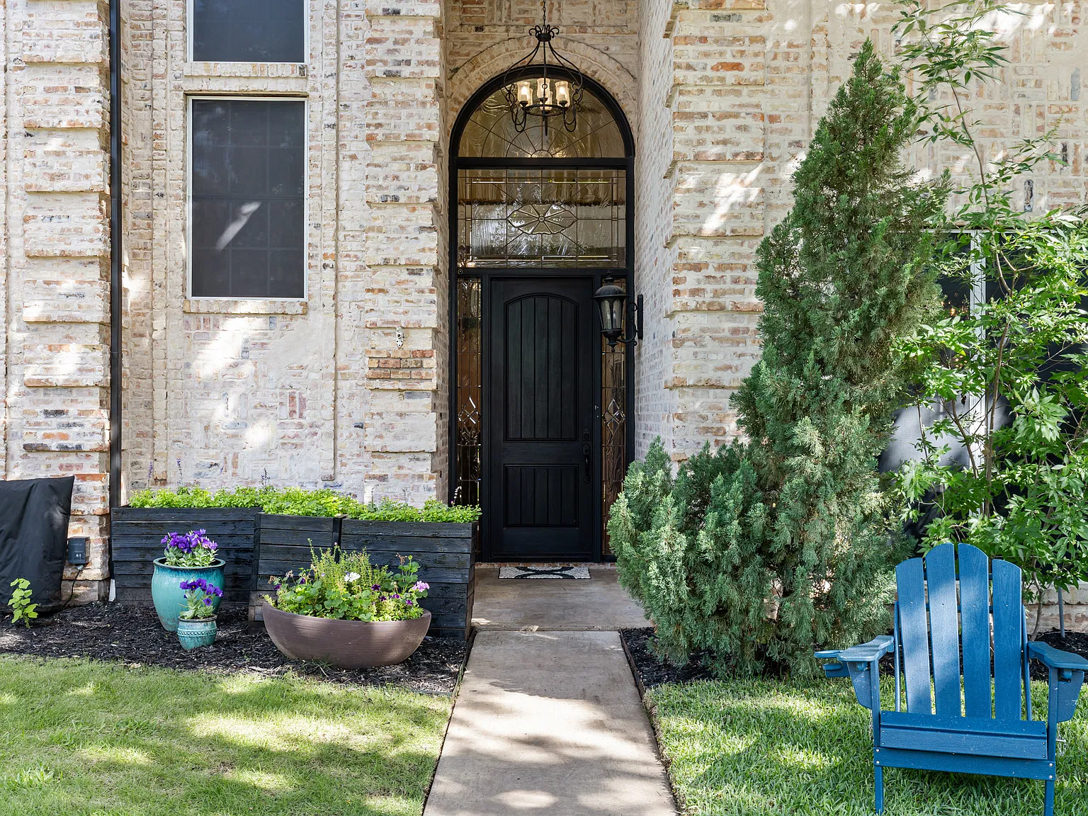 5 bed, 4.5 bath, 5119 sqft, $4,750 — Photo 4