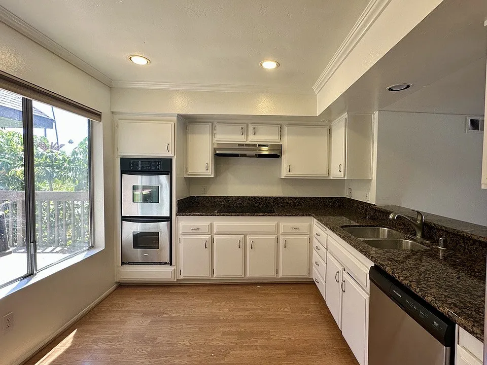 500 S Oak Knoll Ave #34